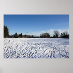 Poster neige d'hiver, terrain de football, journée claire