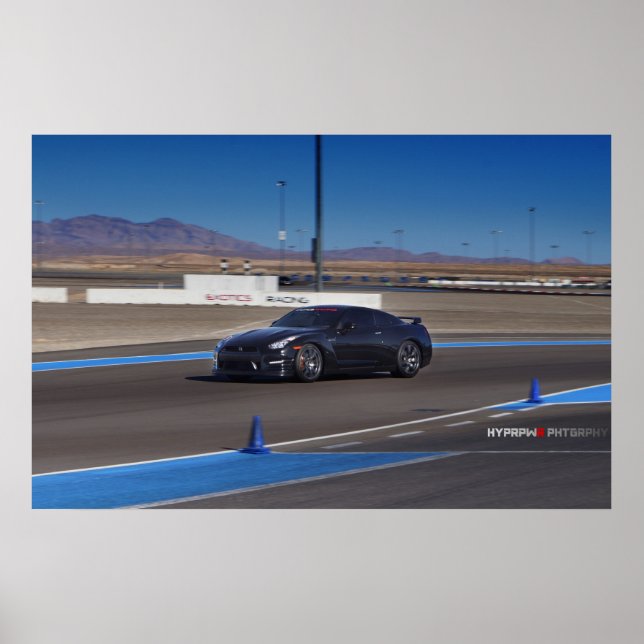 Poster Nissan GT-R R35 sur la voie (Devant)