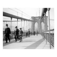 Passants du pont de Brooklyn, 1909. Photo vintage