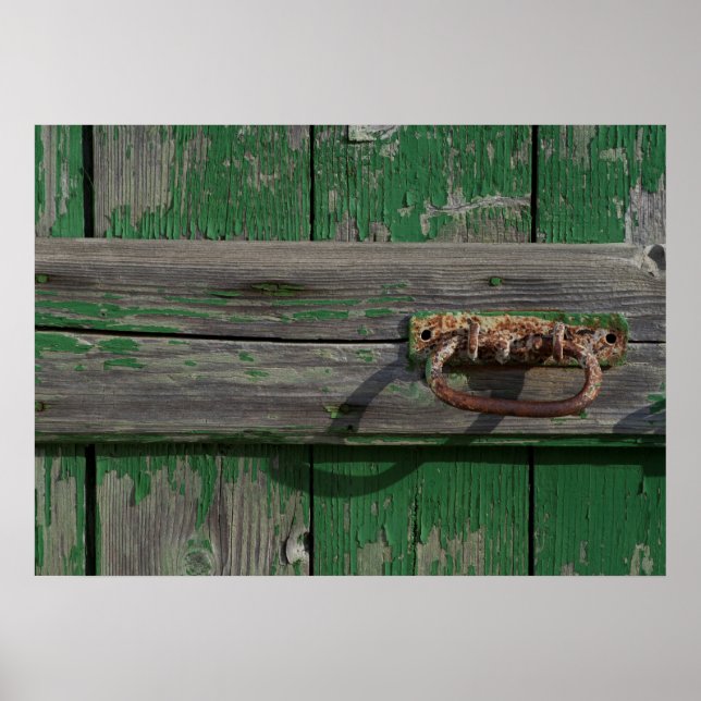 Poster Poignée de porte rustique sur porte verte (Devant)