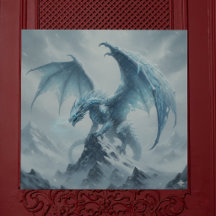 Puissant dragon de glace sur un sommet de montagne