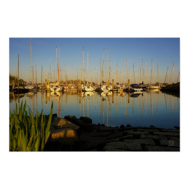 Poster Reflet de bateaux dans un port. (Devant)