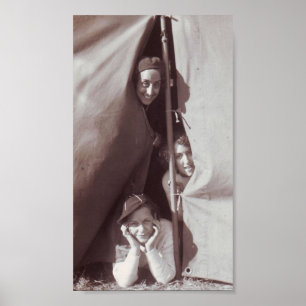 Poster Superbe Photo de Vintage Jeunes Filles en Camping