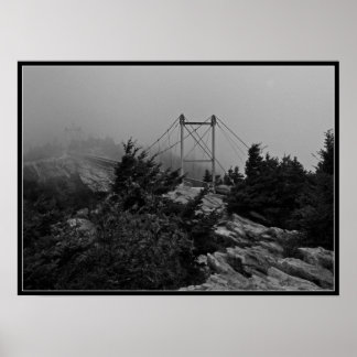 Poster sur le pont Foggy sur la montagne Grand-Pèr