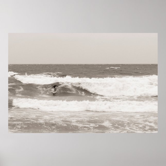Poster Surfer pratiquant le surf (Devant)