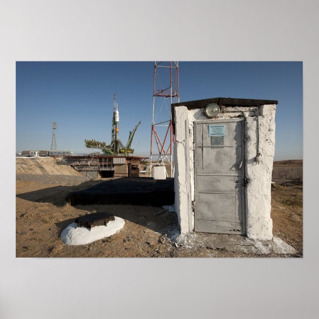 Poster The Soyuz rocket shortly after arrival (Devant)