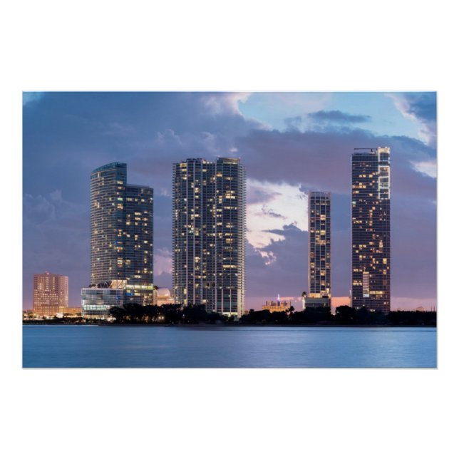 Poster Tours en condominium au bord de l'eau à Miami (Devant)