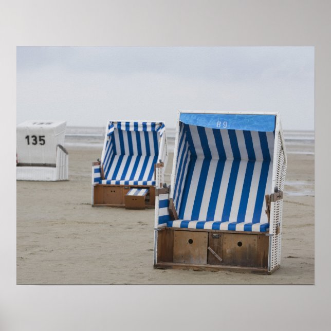 Poster transats vides sur la plage (Devant)