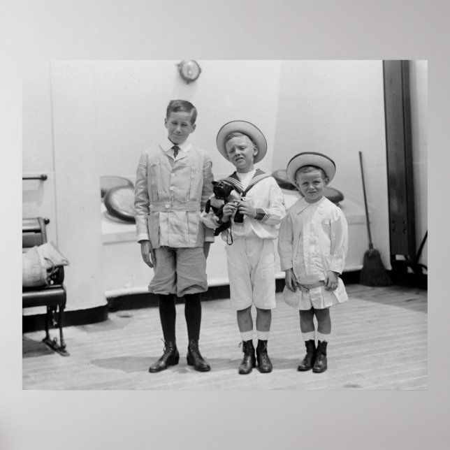Poster Trois jeunes garçons, années 1920 (Devant)