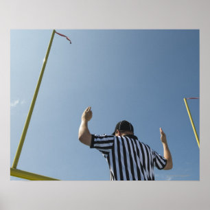 Poster Un arbitre de football qui appelle le but de terra