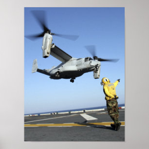 Poster Un MV-22 Osprey lance le USS Nassau