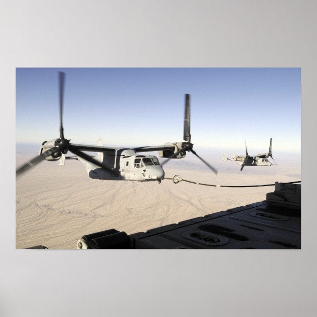 Poster Un MV-22 Osprey ravitaille le mi-vol (Devant)
