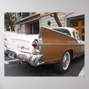 Poster Un Studebaker Silver Hawk Classic Car garé sur un