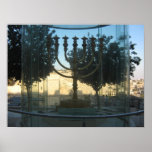 Poster Une reconstruction de la menorah du temple<br><div class="desc">Une reconstruction de la menorah du temple créé par l'institut du temple. (Introduit dans les escaliers du quartier juif au mur ouest)</div>