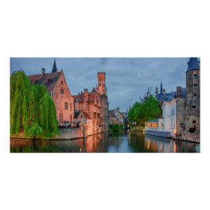 Poster Vieille ville et beffroi la nuit à Bruges