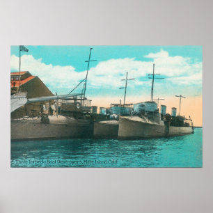 Poster Vue de trois destroyers torpilles à quai