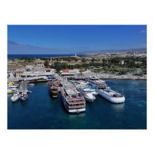 Poster Vue du drone du port de Paphos avec phare