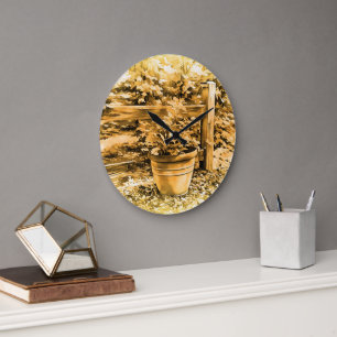 Pot de fleurs près de la clôture horloge murale