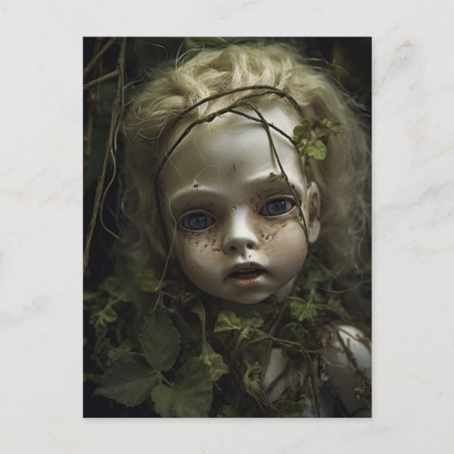 Poupée abandonnée sur une carte postale de jardin (Devant)