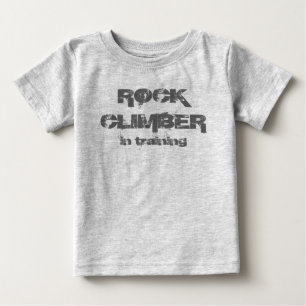 Pour Bébé grimpeur de roche dans le T-shirt de formation