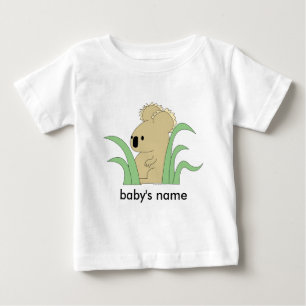 Pour Bébé koala infantile dans le T-shirt d'eucalyptus