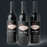 Pour Bouteilles De Vin Bienvenue à Las Vegas Mariage Wine Étiquette<br><div class="desc">Étiquettes de bouteille mariage Las Vegas amusant et unique. Customisez vos noms et votre date. Entrez l'outil de conception Zazzle pour des personnalisations de conception supplémentaires.</div>