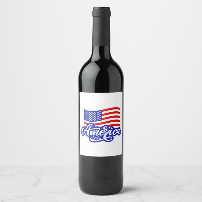 Pour Bouteilles De Vin Étiquette vinicole américain (Illustration of the word "America" in a stylized script font, with a waving American Flag above it!)