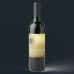 Pour Bouteilles De Vin Peacock Plumes or Exotic Boho Chic WIne Étiquette<br><div class="desc">Peacock Plumes or Exotic Boho Chic WIne Étiquettes. Des éléments correspondants sont disponibles.</div>