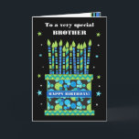 Pour Brother Birthday Cake avec carte de bougies<br><div class="desc">Une carte d'anniversaire brillante pour votre frère, avec beaucoup de bougies à motifs sur un gâteau d'anniversaire. En haut de la couverture, les mots "À un FRÈRE très spécial" sont en blanc sur l'arrière - plan noir. Il y a un groupe bleu autour du gâteau avec "HAPPY BANTHDAY !" également...</div>