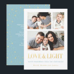 Pour Fêtes Annuelles Gold LOVE & LIGHT Simple Photo Hanoukka Cartes<br><div class="desc">Cartes Hanoukka avec espace pour trois photos, les mots "LOVE & LIGHT" dans un effet brillant de papier doré (attention, il s'agit d'un effet imprimé, pas de papier doré). Le design de l'arrière comporte un cadre d'étoiles dorées brillantes et de pois contre un arrière - plan bleu clair. Le bleu...</div>