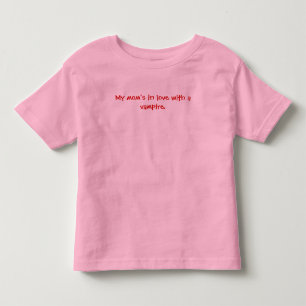 Pour Les Tous Petits Ma maman dans l'amour avec un T-shirt de vampire