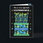 Pour Step Brother Birthday Cake avec carte de boug<br><div class="desc">Une carte d'anniversaire brillante pour votre beau-frère, avec beaucoup de bougies à motifs sur un gâteau d'anniversaire. En haut de la couverture, les mots "À un FRÈRE TRÈS spécial" sont en blanc sur l'arrière - plan noir. Il y a un groupe bleu autour du gâteau avec "HAPPY BANTHDAY !" également...</div>
