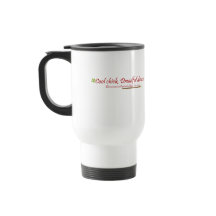 Poussin frais. Tasse terrible de la maladie