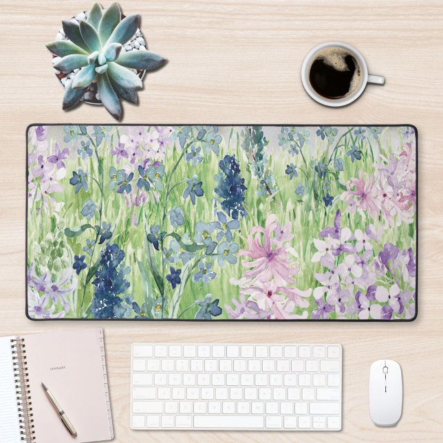 Prairie de fleurs bleues violettes à l'aquarelle s (In situ office table)