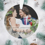 Premier Noël en tant que M. & Mme Nom 2 Photos<br><div class="desc">Personnalisez avec vos photos préférées,  nom et date pour créer un souvenir unique et un cadeau pour un premier Noël. Un joli souvenir pour célébrer votre premier Noël ensemble. Conçu par Thisisnotme©</div>