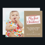 Premier Noël | Faire-part de naissance de vacances<br><div class="desc">Un mignon carte photo de vacances pour le premier Noël du bébé. Ce faire-part de naissance comporte un arrière - plan en papier kraft,  du ruban lavi et l'expression "Mon premier Noël" écrite dans une jolie calligraphie rouge. Le design unisex fonctionne pour une petite fille ou un petit garçon.</div>