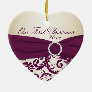 Premier ornement de Noël de prune et de damassé de