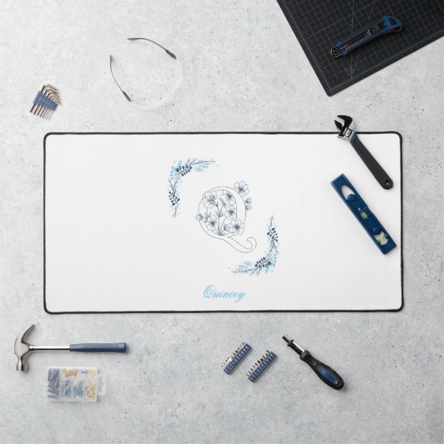 Premier "Q" Monogramme bleu Calme Floral (Poste de travail)