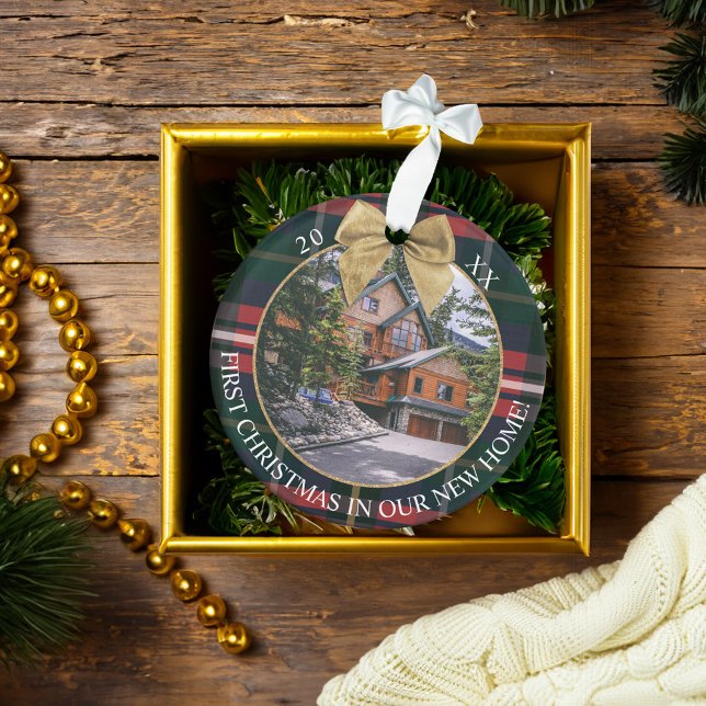 Premier XMax dans notre nouvelle maison Rouge Vert (First XMax In Our New Home Red Green Plaid 2 Photo Ornament)