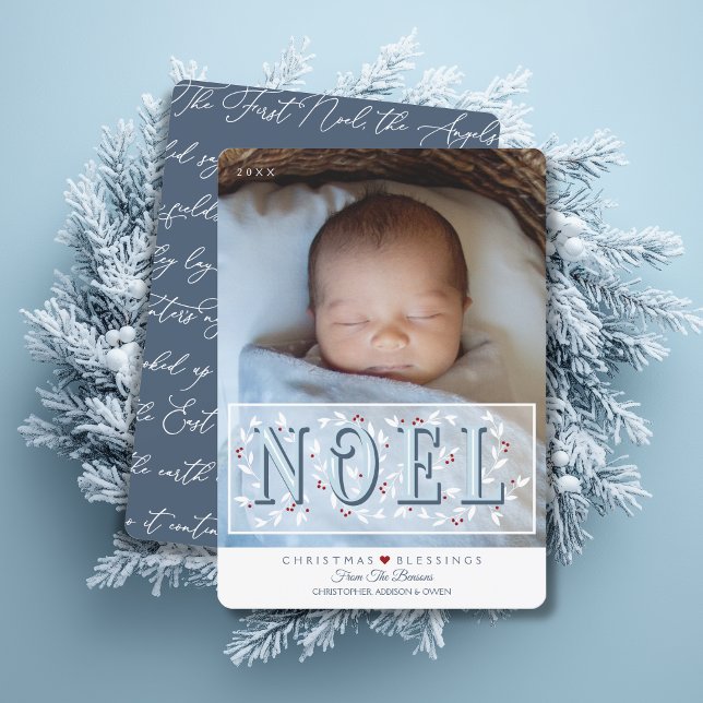 Première carte de Noël Elégant Bleu Blanc Bébé (Shown on a 5" x 7" card with rounded corners)