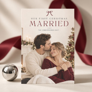 Première carte photo de Noël mariés avec un nœud e