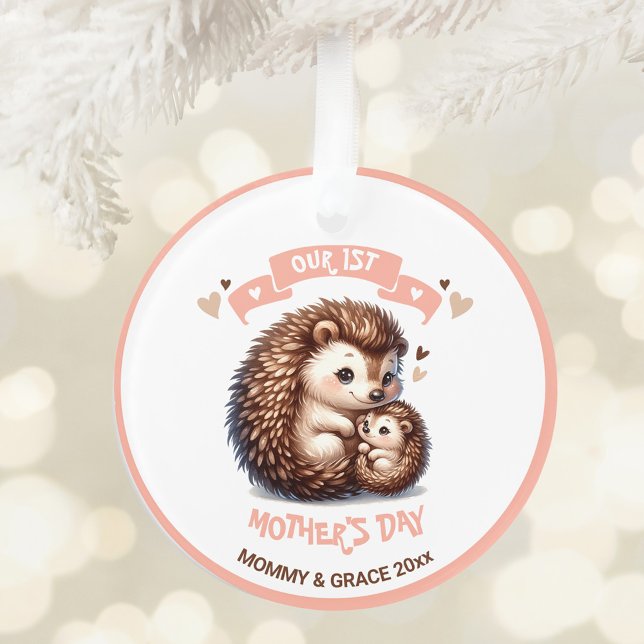 Première fête des mères mignon hérisson Nom person (First Mother's Day Cute Hedgehog Custom Name Text Ornament)