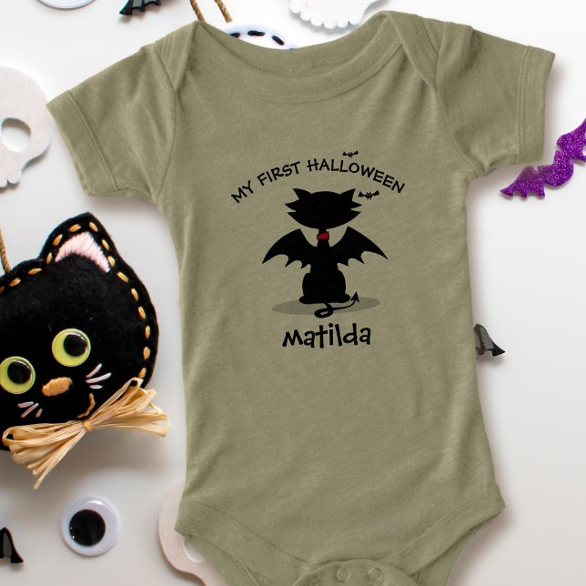 Première Halloween Chat noir avec Ailes Bébé Bodys (Cute black cat baby bodysuit for a 1st Halloween. Just add your name)