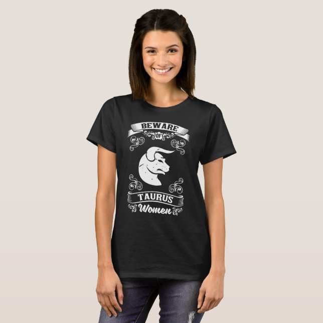Prenez garde du T-shirt d'astrologie de zodiaque (Devant entier)