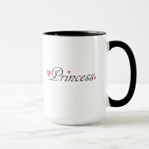 Princesse et tasse rose de coeurs