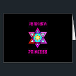 Princesse juive<br><div class="desc">Cadeaux juifs et idées personnalisées de cadeau pendant des vacances juives comprenant Hanoukka, pâque, Bas et occasions spéciales de Mitzvah de barre comportant le judaïsme traditionnel et les thèmes modernes. Cadeaux juifs de bébé de princesse, cadeaux d'anniversaire et décor à la maison avec l'étoile de David et l'écriture de regard...</div>