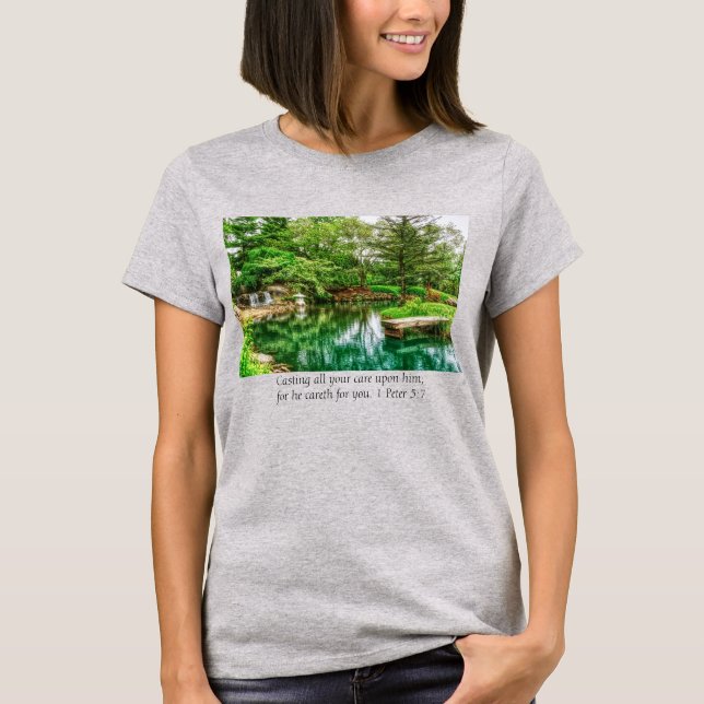 Printemps Vert Réflexions Bible Verse T-shirt (Devant)
