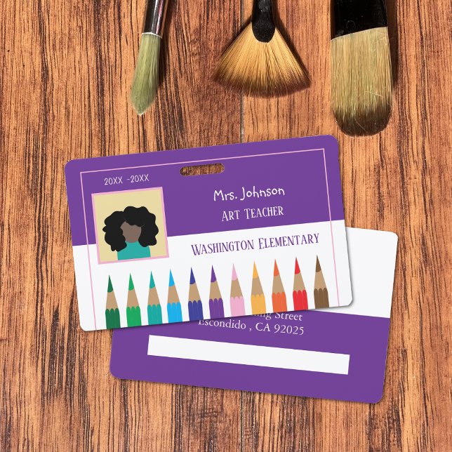 Professeur d'art au crayon de couleur Badge horizo (Color pencils art teacher purple and white horizontal photo ID badge .)