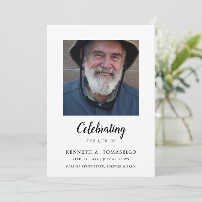 Programme Célébration Moderne De La Vie Photo Mémorial À Pla (Debout devant)