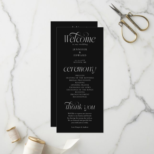Programme de cérémonie de mariage noir à typograph (Devant/Arrière en situation)